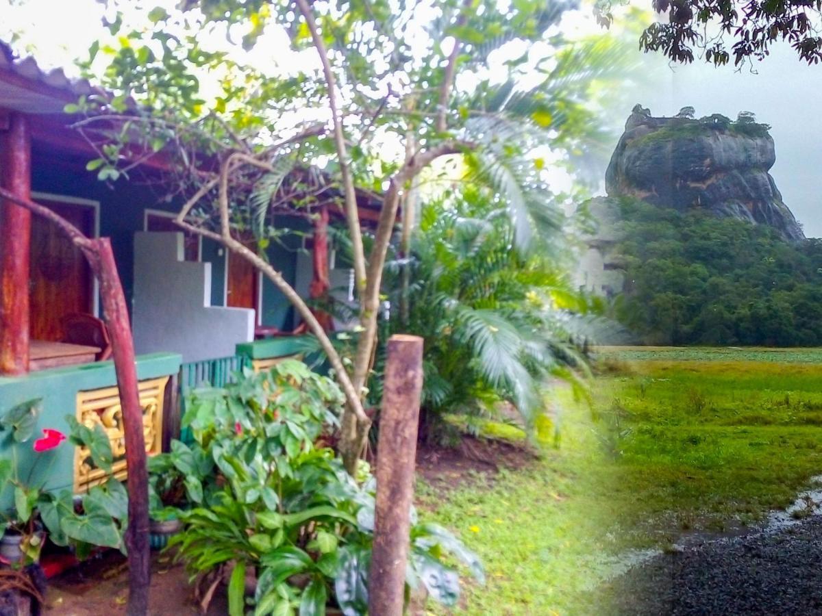 Bandula Home Stay Sigiriya Buitenkant foto